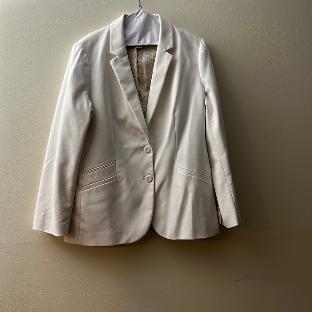 Chico’s White Womens Blazer, size 1